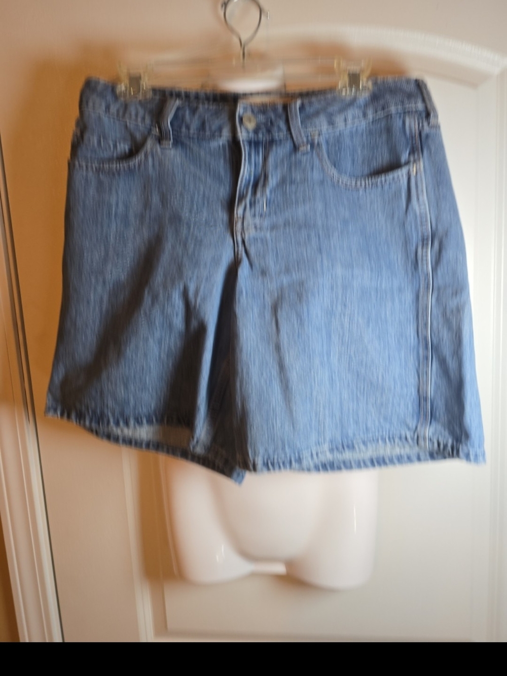 Hollister low-rise Light Wash baggy jorts M size 8